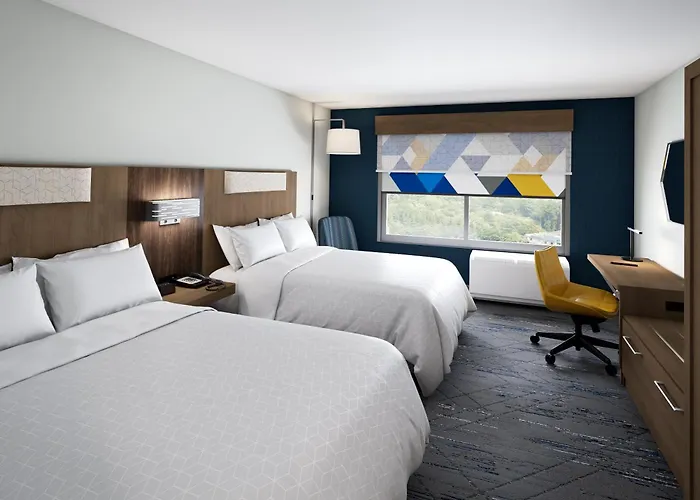 Express & West By Ihg Hotel