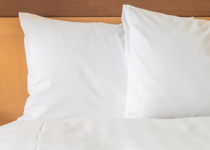 Express & West By Ihg 2*