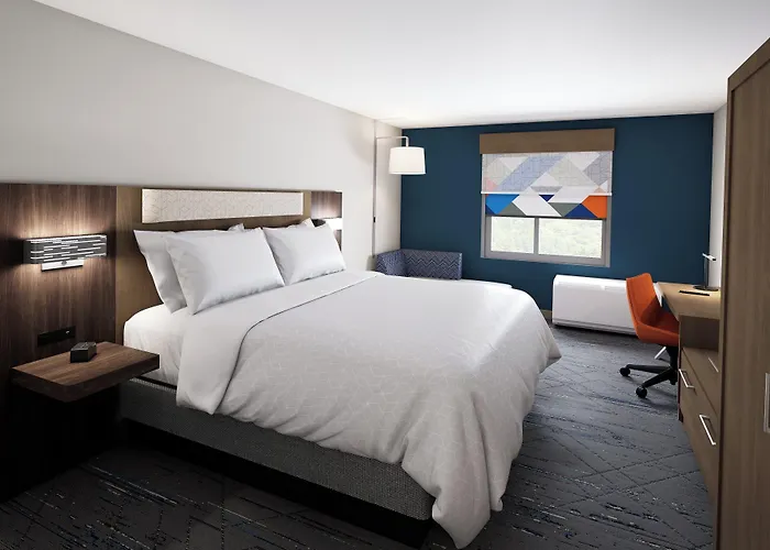 Express & West By Ihg 2* Laramie
